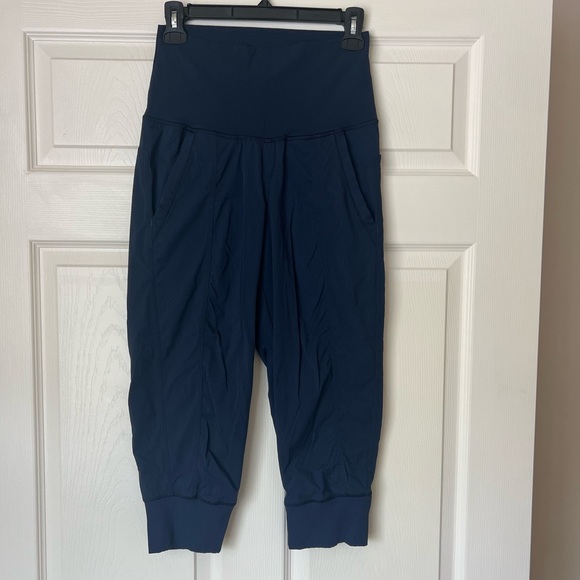 Lululemon Dance Studio Crop Navy Blue Size 4 Foldable Roll Down Waist Stripe - Picture 3 of 6